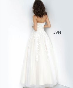 Style JVN1831 Jovani White Size 0 Strapless Prom Ball gown on Queenly