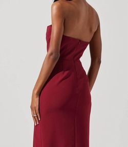 Style 1-3020406210-3471 ASTR Red Size 4 Jewelled Maroon Tall Height Cocktail Dress on Queenly