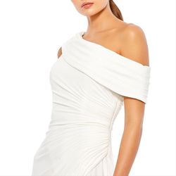 Style 26517 Mac Duggal White Size 4 Jersey Side slit Dress on Queenly