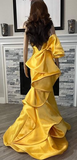 Style 53334 Sherri Hill Yellow Size 00 Jersey Short Height Military Mermaid Dress on Queenly