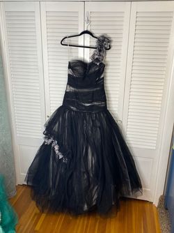 Style 3265 Mystique Black Size 10 Corset Ball gown on Queenly