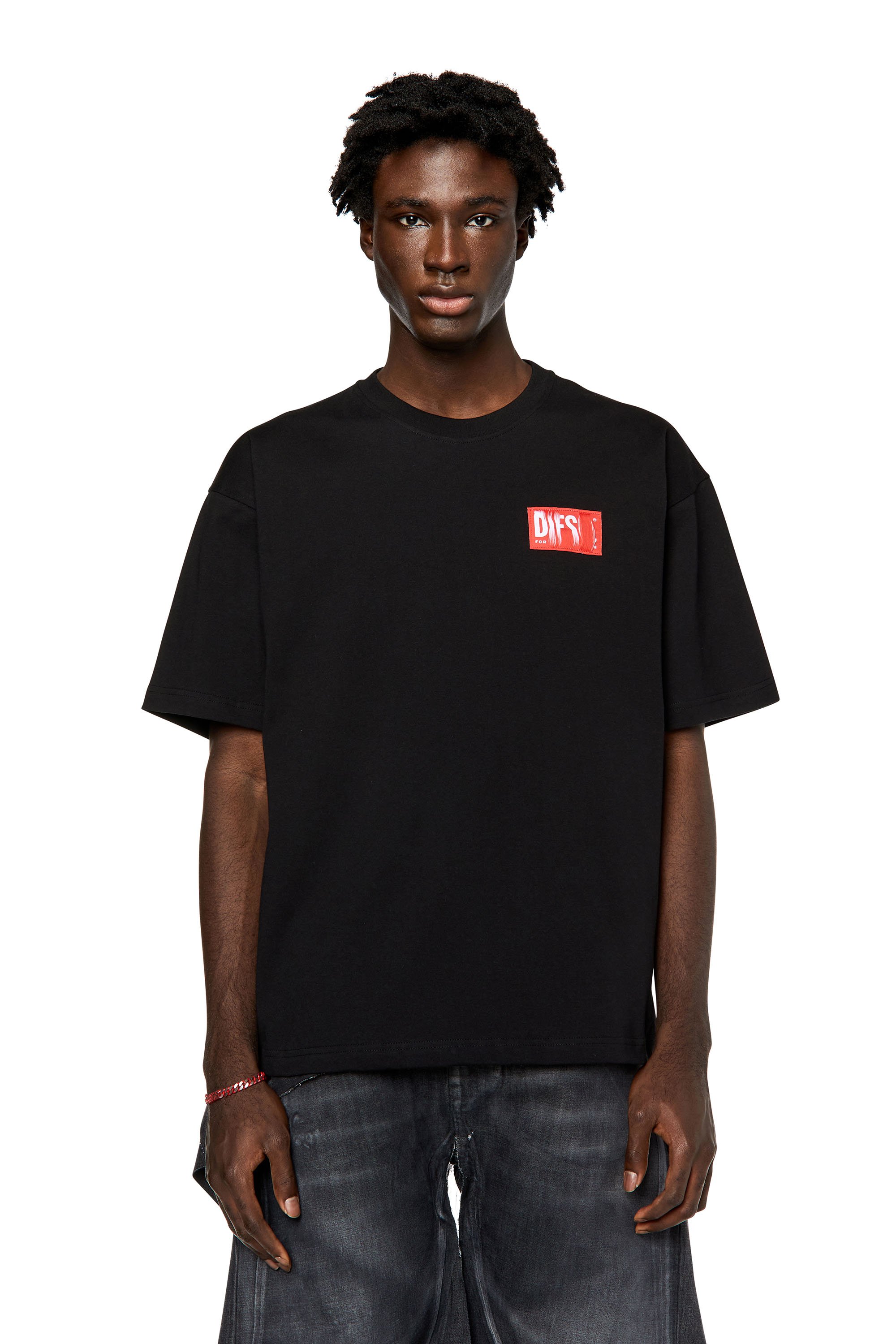 Diesel - T-NLABEL, Man T-shirt with frayed logo patch in Black - Image 1