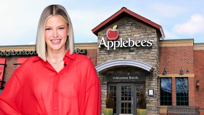 Ariana Madix in front of an Applebees restaurant