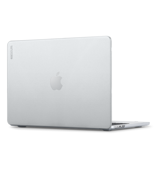 Schuin achteraanzicht van de lichte Incase Hardshell-hoes voor MacBook Air die passende bescherming biedt en alle aansluitingen, lampjes en knoppen vrijlaat.