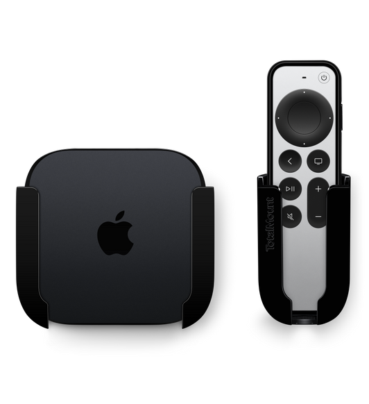 System montażowy Innovelis TotalMount Pro do telewizorów zamontowanych na ścianie z umieszczonym w nim urządzeniem Apple TV i pilotem Apple TV Remote.