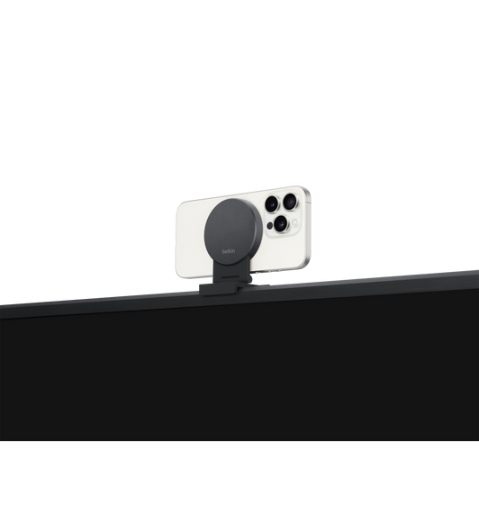 O Suporte Belkin para iPhone (compatível com MagSafe) para televisor ou monitor oferece um suporte resistente para chamadas FaceTime, videoconferências e muito mais.