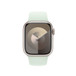 Bracelete desportiva verde-menta suave a mostrar o Apple Watch com caixa de 41 mm e Digital Crown.