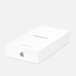 Weißer Versandkarton, schräge Draufsicht, Apple Logo auf der Seite, Text lautet „iPhone 12“, Apple Zertifiziert Refurbished