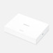 Una scatola bianca per la spedizione vista dall’alto, con la scritta MacBook Pro, Apple Certified Refurbished