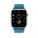 Correa Tricot Simple Tour color Bleu Jean (azul) con la carátula de un Apple Watch.