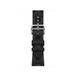 Noir 黑色 (黑色) Kilim Single Tour 錶帶，展示柔軟皮革搭配黑色不鏽鋼錶扣。