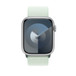 淡薄荷色運動型錶環的正面，展示 Apple Watch 錶面與數位錶冠。