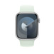 淡薄荷色單圈錶環，展示 Apple Watch 具備 45 公釐錶殼與數位錶冠。