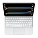 iPad Pro ที่ติดเข้ากับ Magic Keyboard สีขาว, ปุ่มสีขาวพร้อมข้อความสีเทา, ปุ่มลูกศรเรียงเป็นรูปตัว T กลับหัว, แถวปุ่มฟังก์ชั่น, แทร็คแพดในตัว