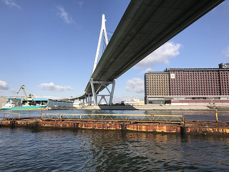 File:Tempozan Bridge from Tempozan Ferry.jpg