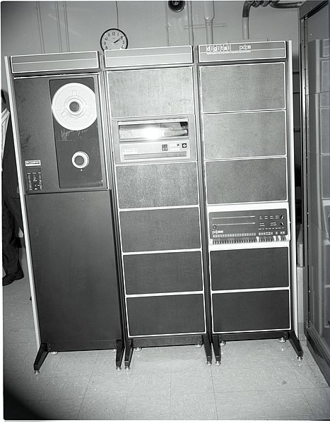 File:DIGITAL PDP11 DIGITAL EQUIPMENT MODEL 704 AND 420 - NARA - 17423631.jpg