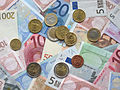 osmwiki:File:Euro coins and banknotes.jpg