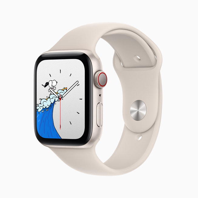 Se muestra el Apple Watch SE con caja de aluminio blanco estelar y correa deportiva blanco estelar.