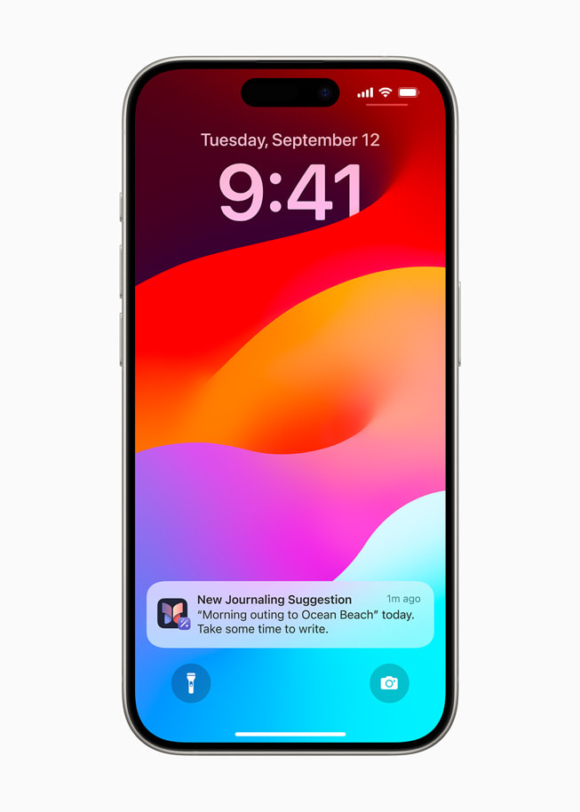 Bir kullanıcının iPhone 15 Pro’sunda, Günlük uygulamasında yeni bir Öneri bulunduğunu kullanıcıya haber veren bir bildirim gösteriliyor.