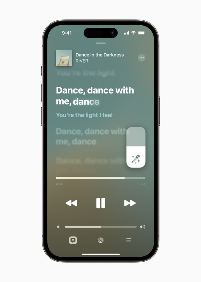 iPhone 14 Pro’da Apple Music Sing deneyimi gösteriliyor.
