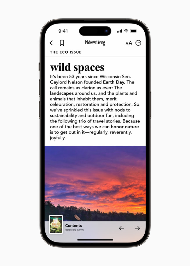 Le numéro Économie de Midwest Living paru dans Apple News affiche le titre « Wild Spaces » (Grands espaces) et montre une personne faisant du kayak sur fond de coucher de soleil.