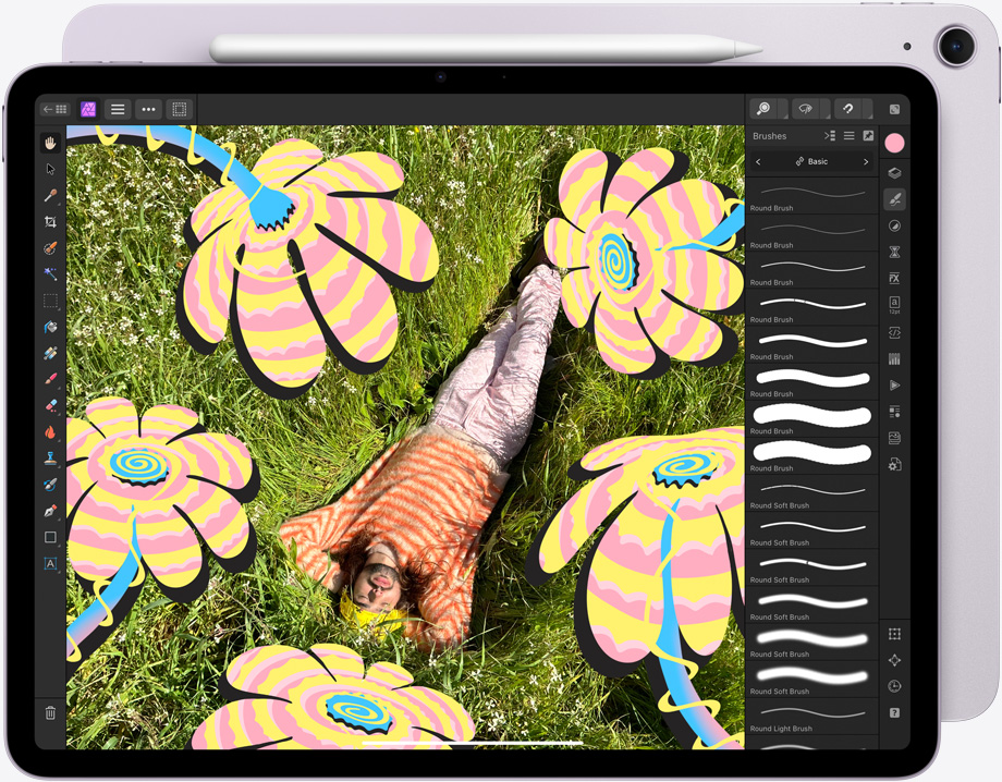 iPad Air, orientare orizontală, afișând o imagine în culori vii în curs de editare
