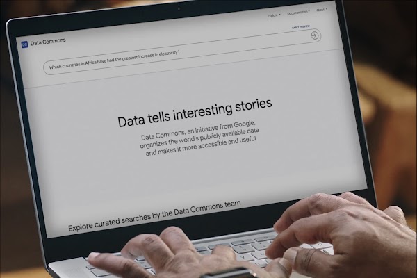 Una laptop abierta en una página que dice que los datos cuentan historias interesantes