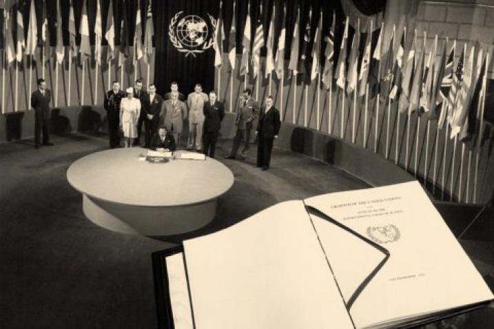 Egypt signs the UN Charter at the San Francisco Conference in 1945.
