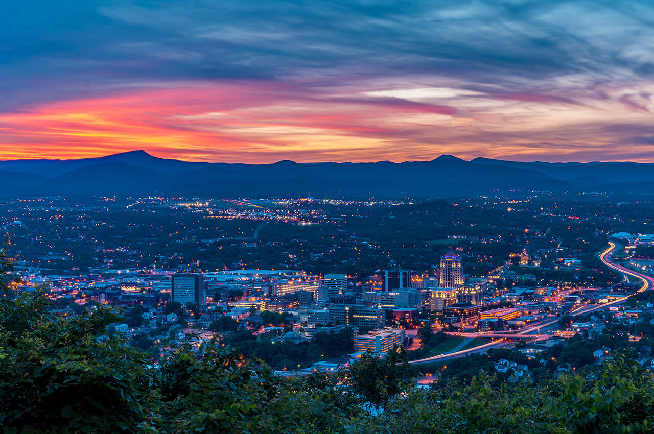 view of Roanoke, VA from Mill Mountain overlook at night